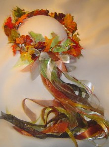 Heldagandrel Autumn wreath, with black and green.