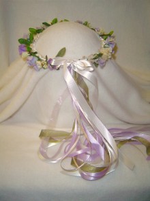 Beautiful petite wreath in soft colors.